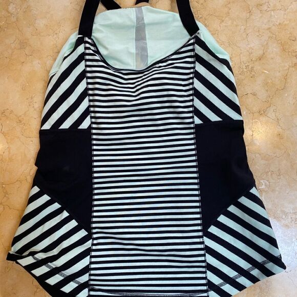 EUC Lululemon mint green and black striped workout tank - Picture 1 of 7